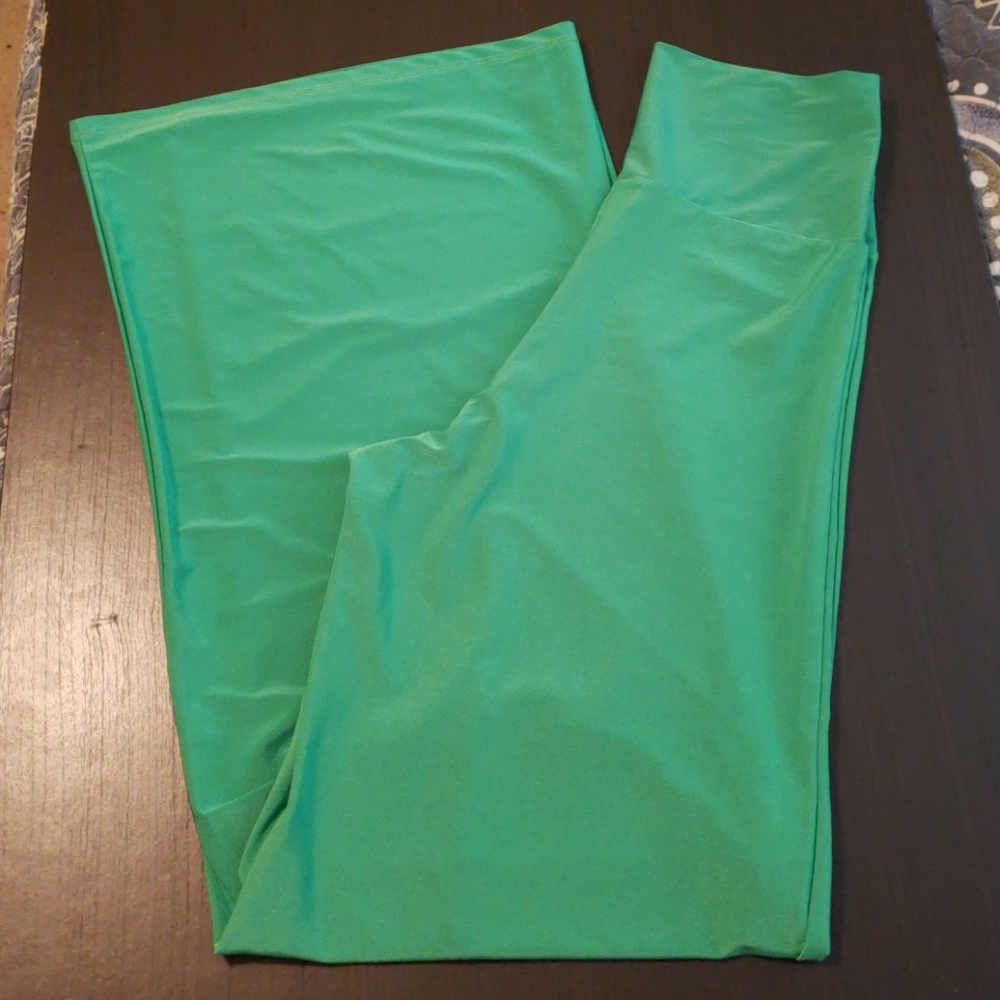 Kelly Green Palazzo Pants 🌻💚